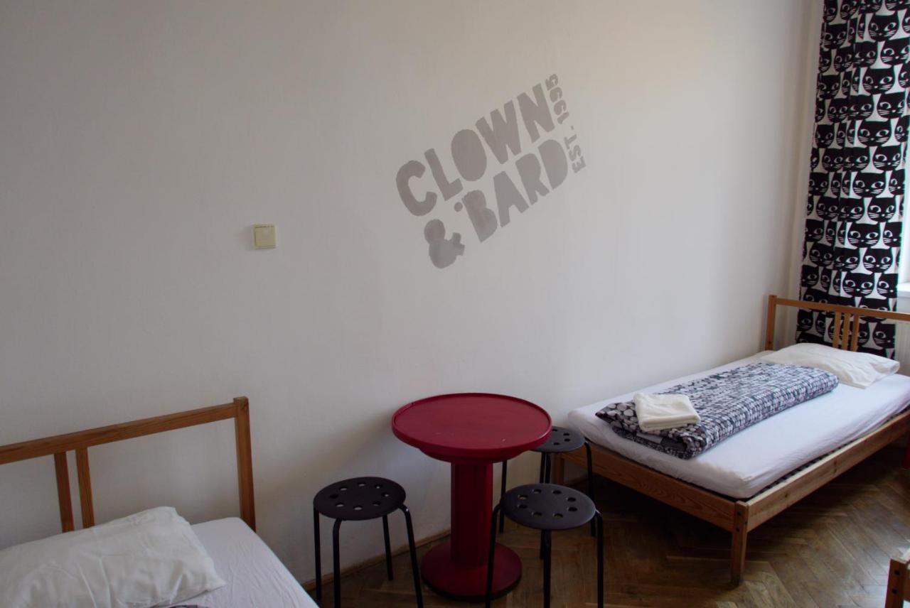 Clown And Bard Hostel Praga Esterno foto