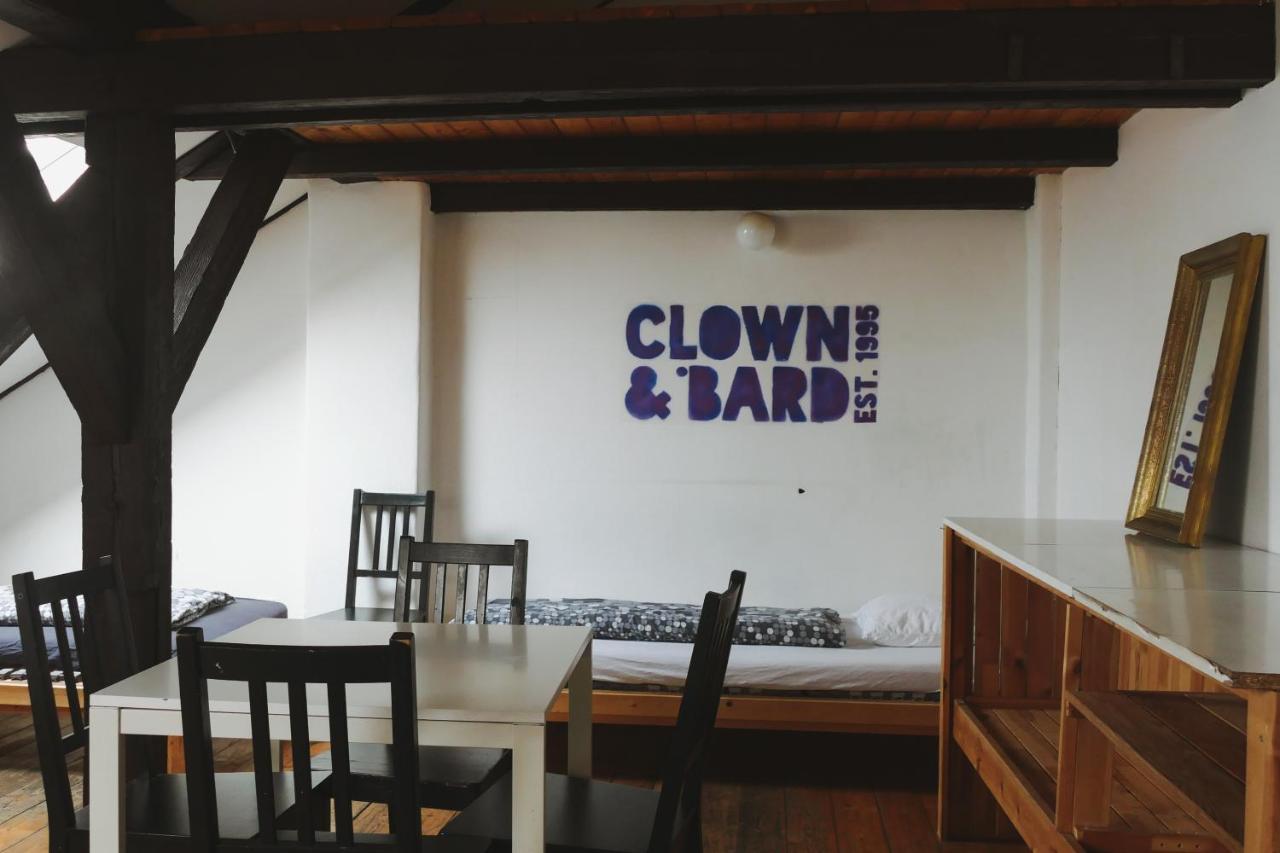 Clown And Bard Hostel Praga Esterno foto